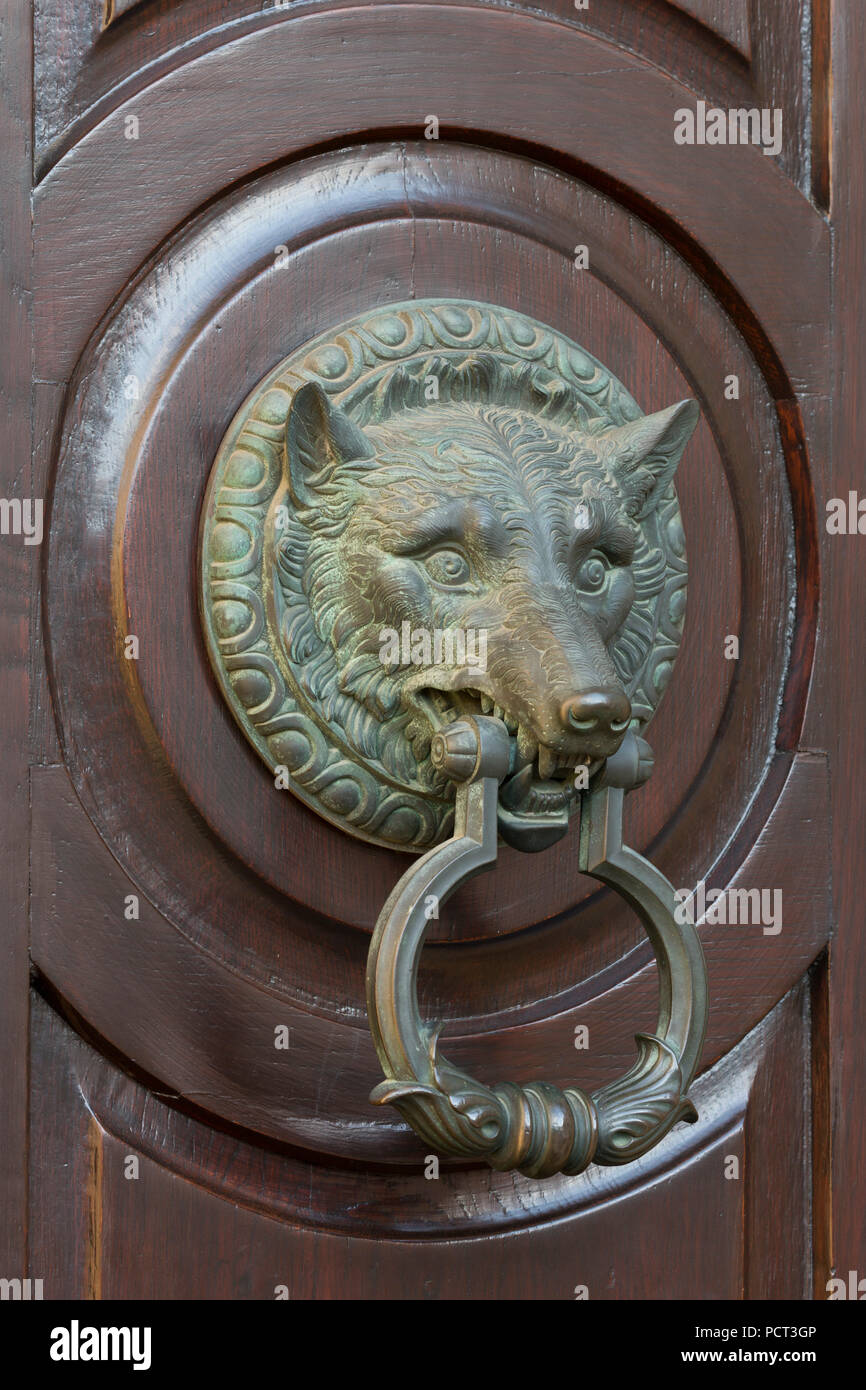 Wolf door knocker hi-res stock photography and images - Alamy