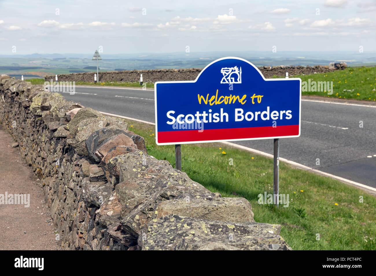 Scotland england border sign hi-res stock photography and images - Alamy