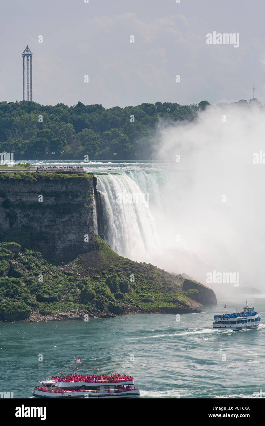 Niagara Falls, Ontario, Canada.  View from Canadian side of the Horseshoe Falls in summer and tour boats Maid of the Mist and Hornblower. Stock Photo