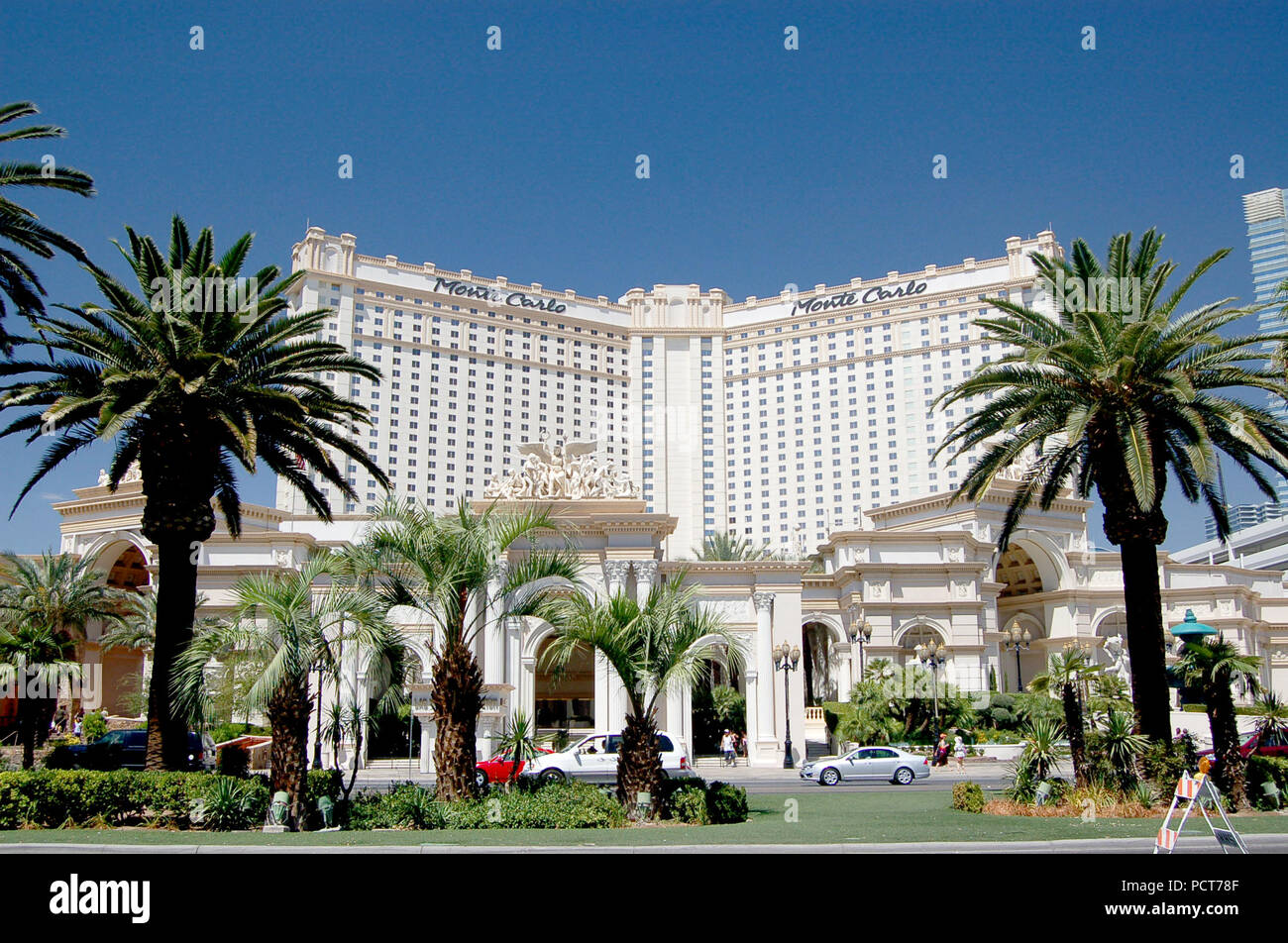 Monte Carlo Resort And Casino >> Twin Palms Frame The Elegant Entrance To The Tall White Monte Carlo Resort And Casino >> Twin Palms Frame The Elegant Entrance To The Tall White