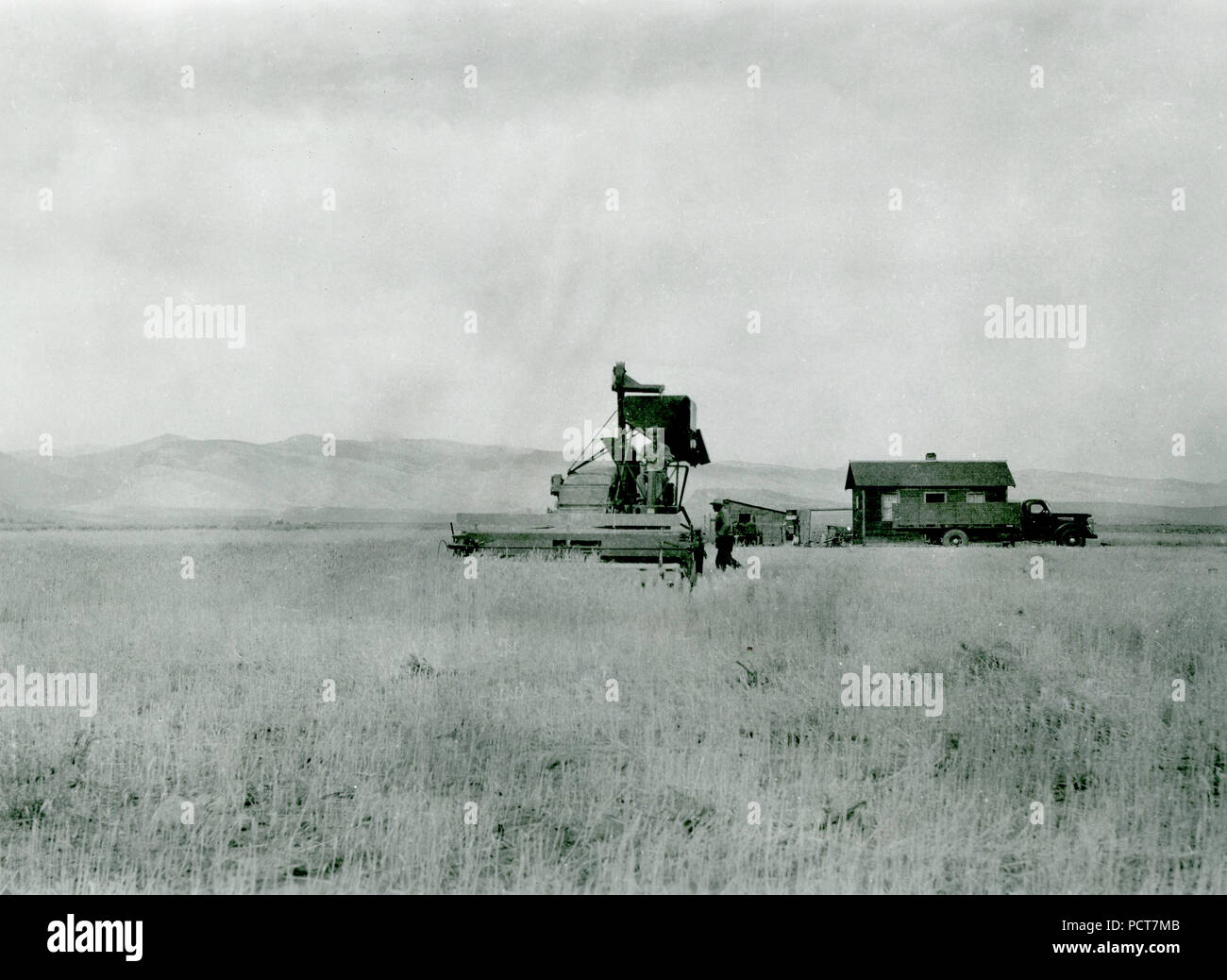 1940s men working hi-res stock photography and images - Alamy