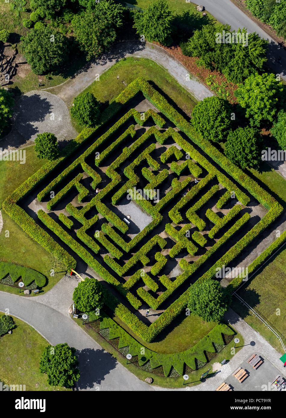 Hedge maze hi-res stock photography and images - Alamy Hedge maze hi-res stock photography and images - Alamy