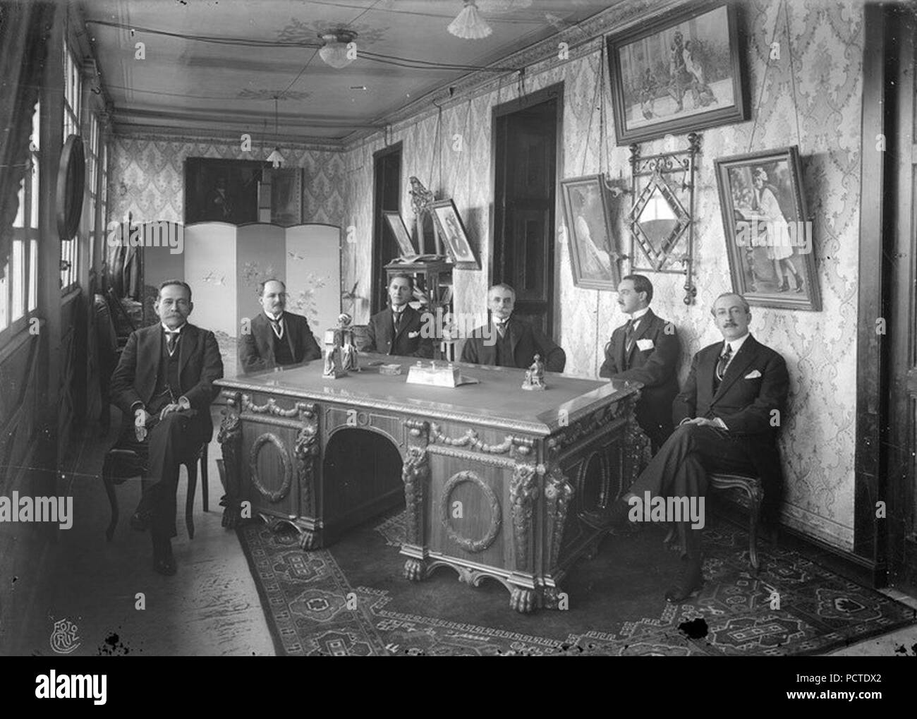 Alfredo Baquerizo Moreno y su Gabinete (circa 1920). Stock Photo