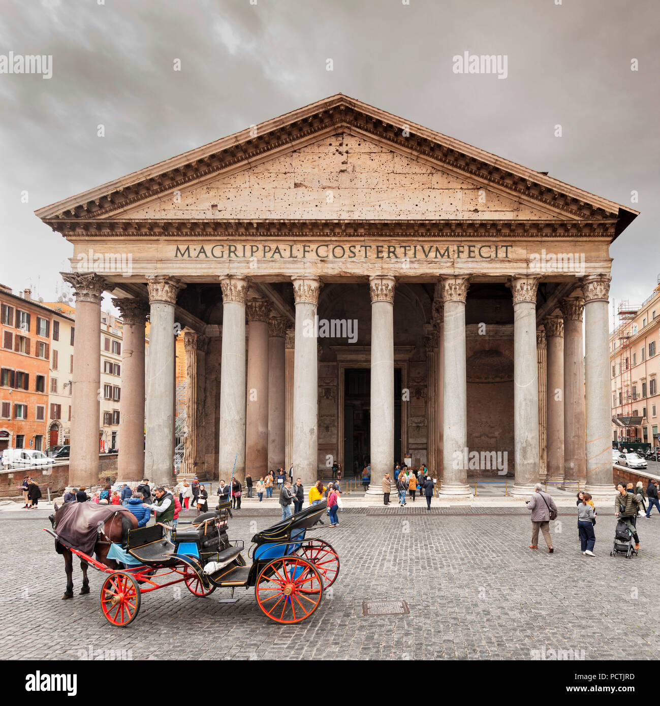 Pantheon, Piazza della Rotonda, Rome, Lazio, Italy Stock Photo
