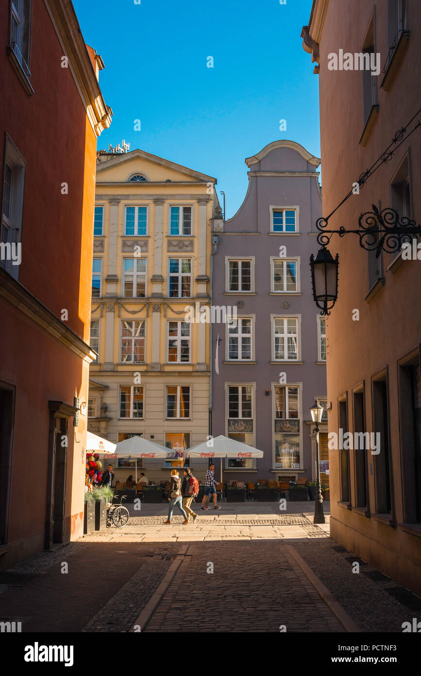Side way view hi-res stock photography and images - Alamy