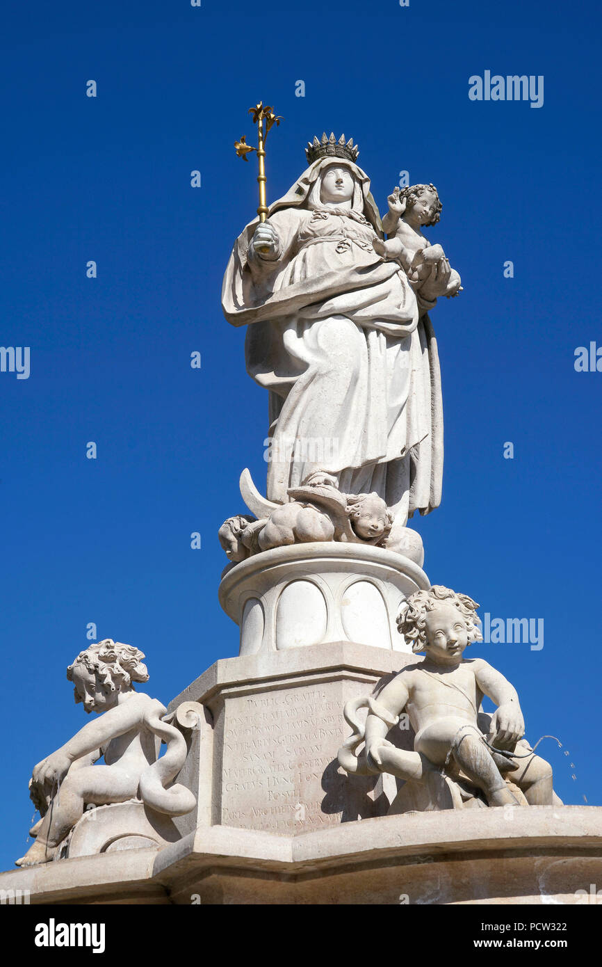 Mary statue of mary hi-res stock photography and images - Alamy