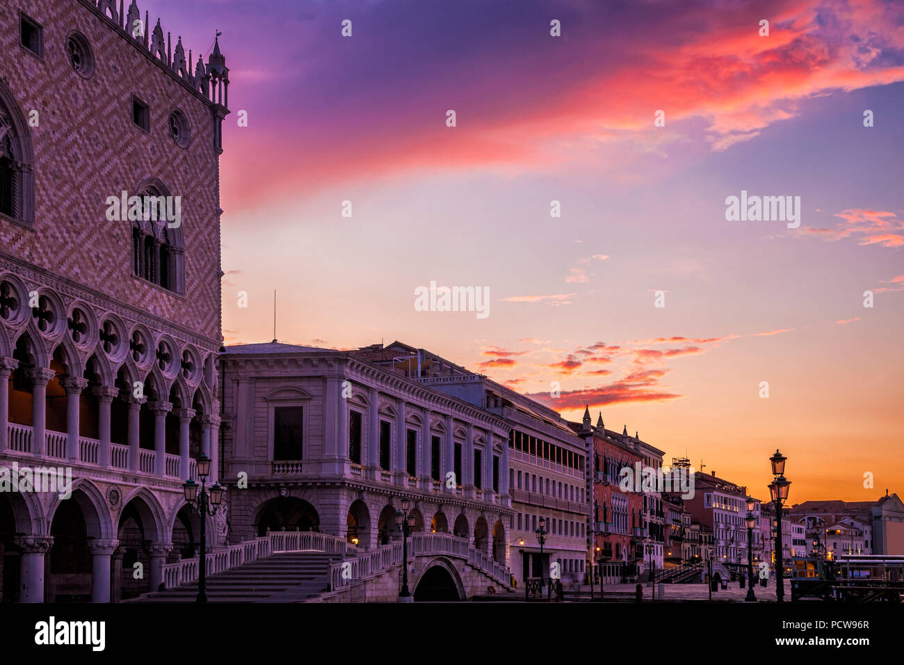 Vibrant Sunset Venice High Resolution Stock Photography and Images - Alamy