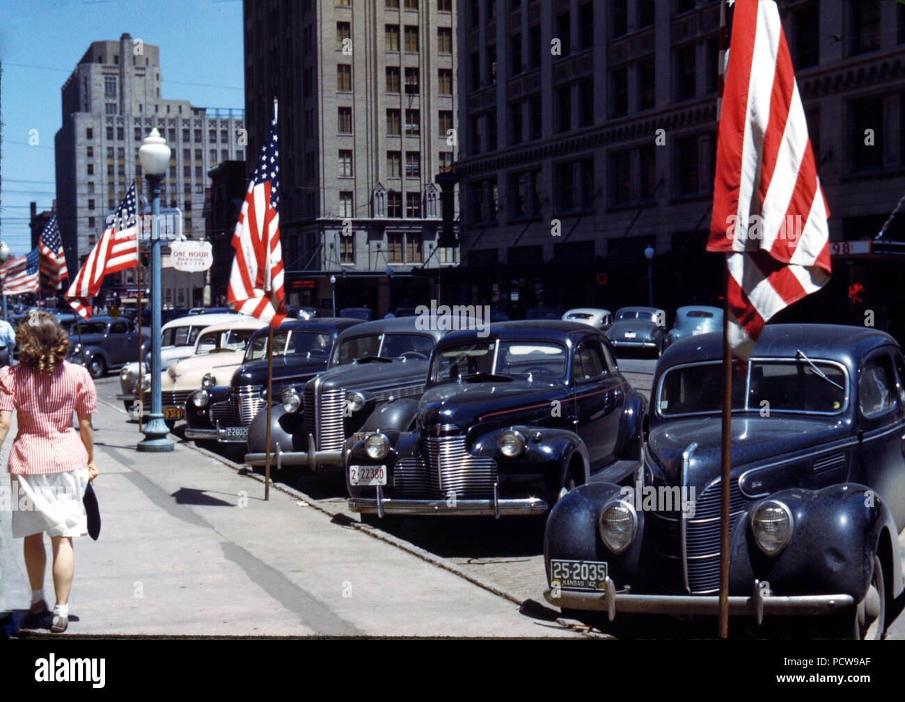Cars parked along street in Lincoln Nebraska 1942 Stock Photo Alamy
