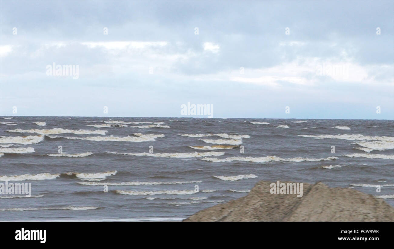 Video foamy sea water hi-res stock photography and images - Alamy
