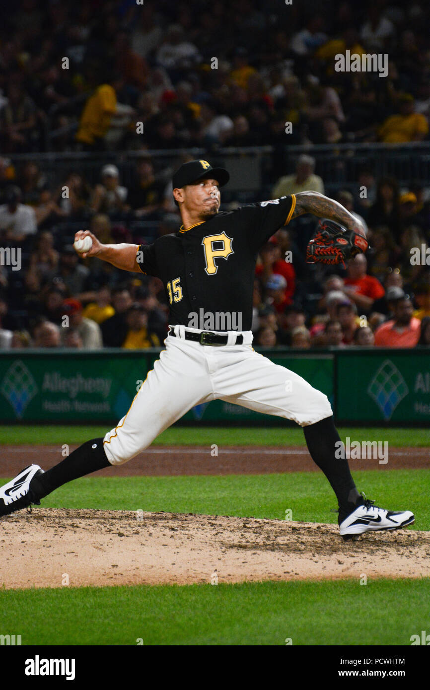 Pittsburgh Pirate #35 Keone Kela pitching at a 2018 game against the St. Louis Cardinals at PNC Park, Pittsburgh, Pennsylvania, USA Stock Photo