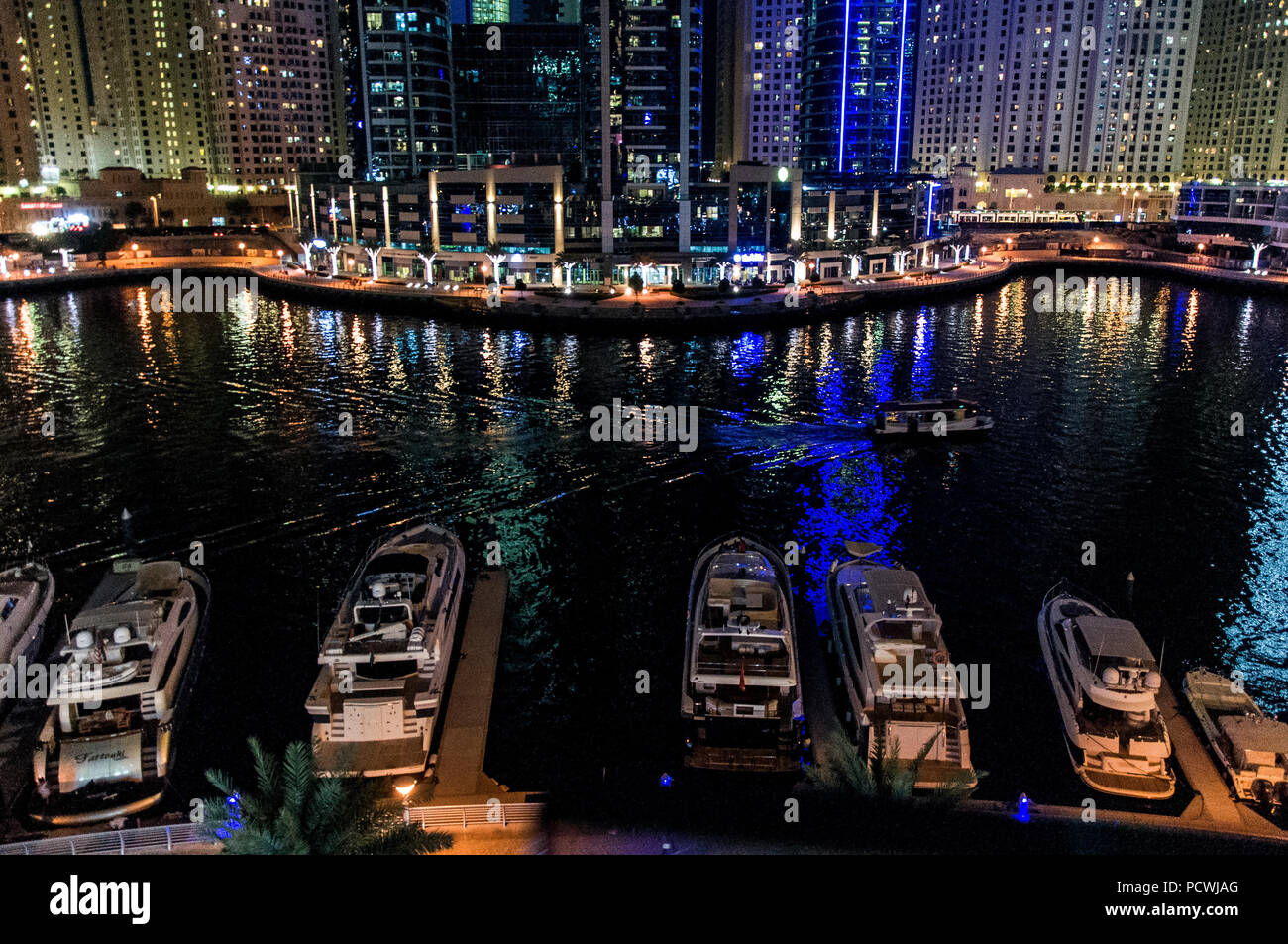 Dubai Marina Mall United Arab Emirates Stock Photo Alamy
