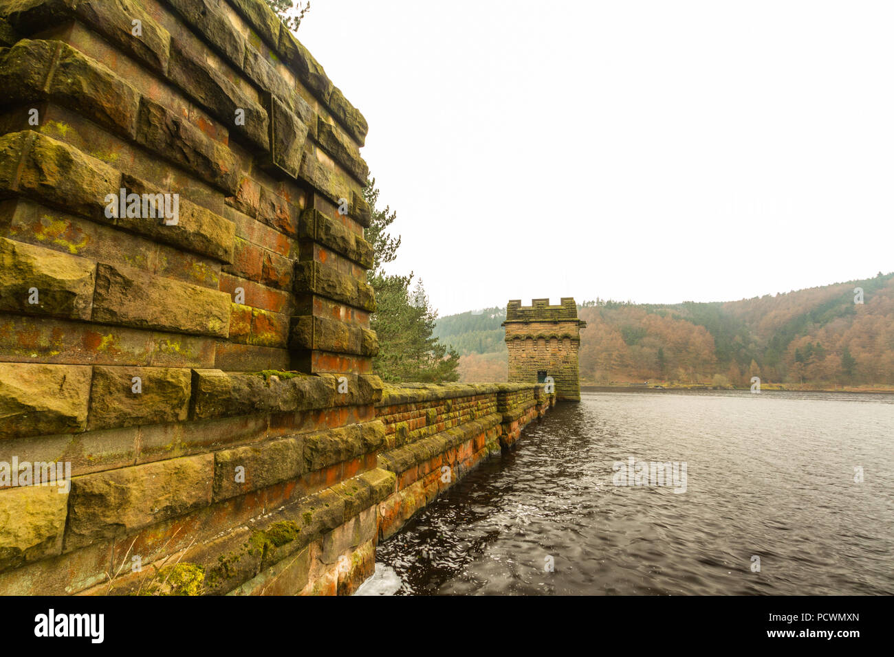 Derwent Dam and  Ladybower reservoir. Near Sheffield, in Peak District, Derbyshire, England, United Kingdom. Stock Photo
