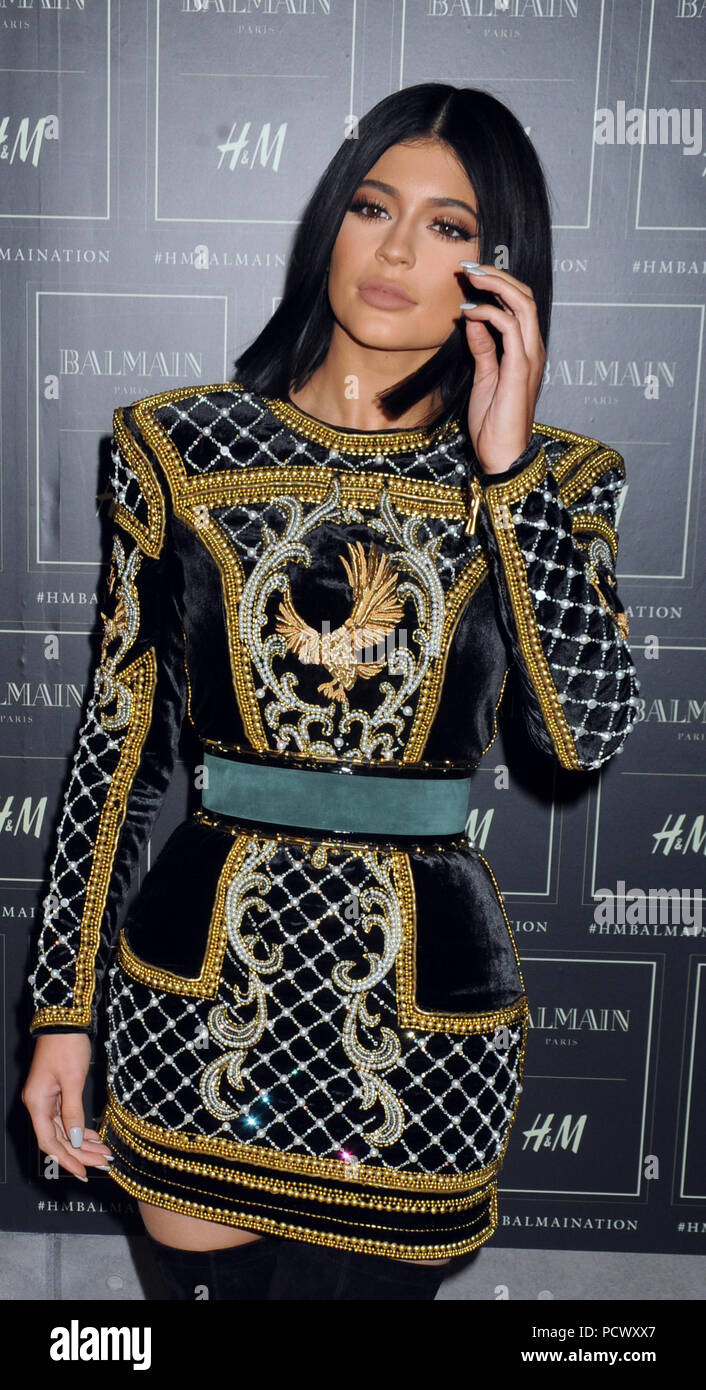 NEW YORK, NY - OCTOBER 20: Kylie Jenner at the BALMAIN X H&M collection  launch event at 23 Wall Street on October 20, 2015 in New York City.  People: Kylie Jenner Stock Photo - Alamy