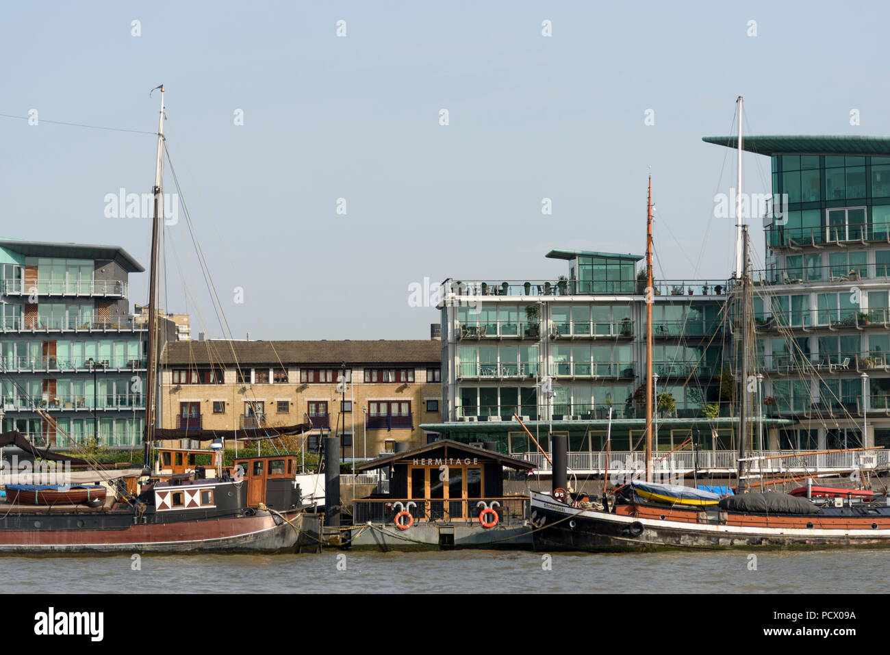 12-10-2017 London, UK. The Hermitaage Community Moorings on the River Thames at Wapping. Photo: © Simon Grosset Stock Photo