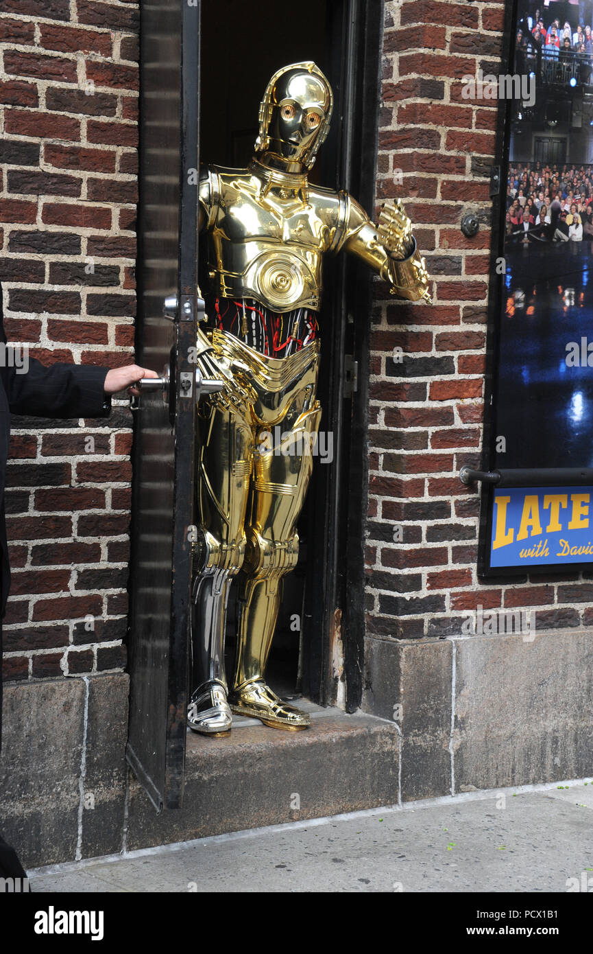 new-york-ny-april-13-c-3po-arrives-for-the-late-show-with-david-letterman-at-ed-sullivan-theater-on-april-13-2015-in-new-york-city-people-c-3po-PCX1B1.jpg