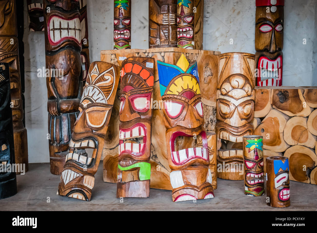 primitive design is an unique art and home décor store in hope port