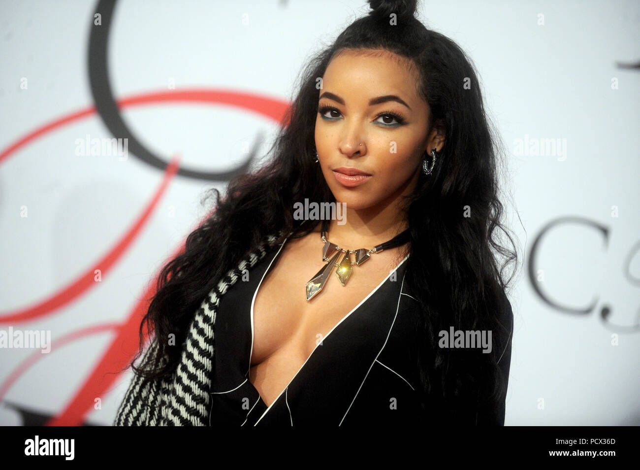 NEW YORK, NY - JUNE 01:  Tinashe attends the 2015 CFDA Fashion Awards at Alice Tully Hall at Lincoln Center on June 1, 2015 in New York City   People:  Tinashe Stock Photo