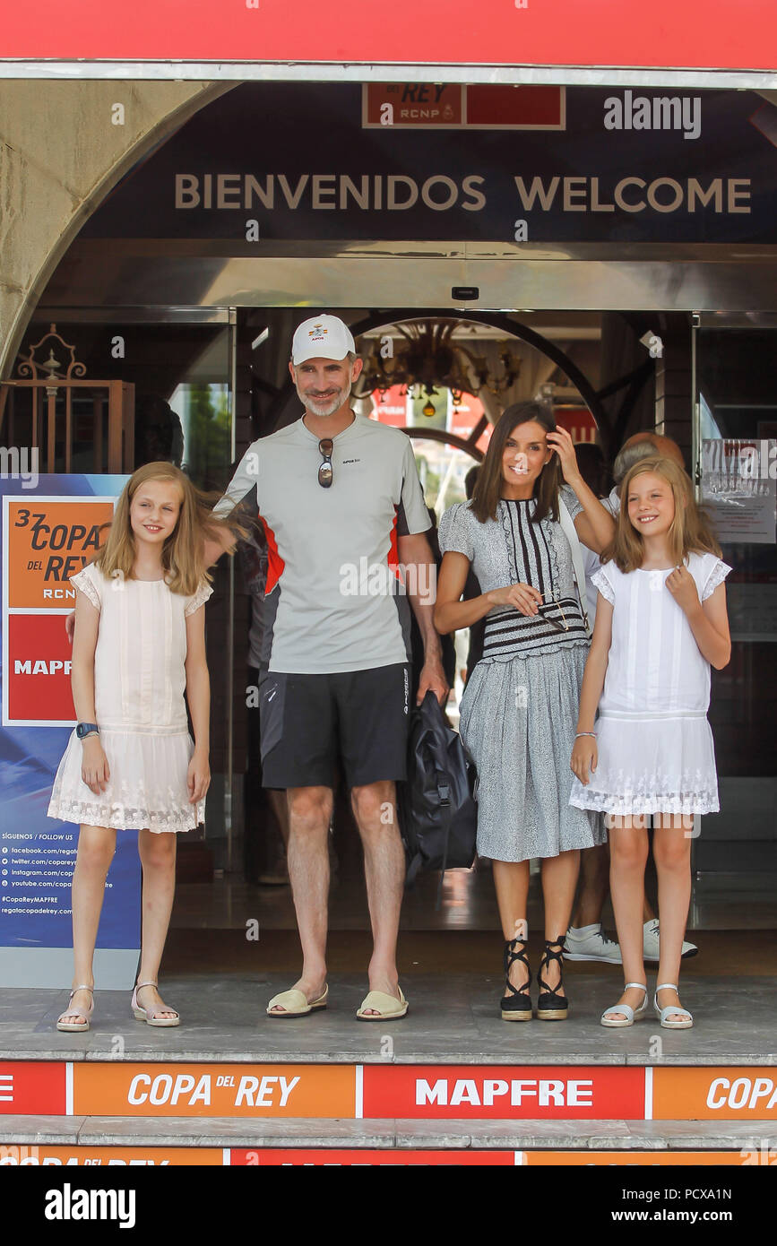 Palma De Mallorca Spain 04th Aug 18 Queen Letizia Princess Leonor And Princess Sofia Pick Up King Felipe At The End Of The Last Day Of The King Cup Regatta At The
