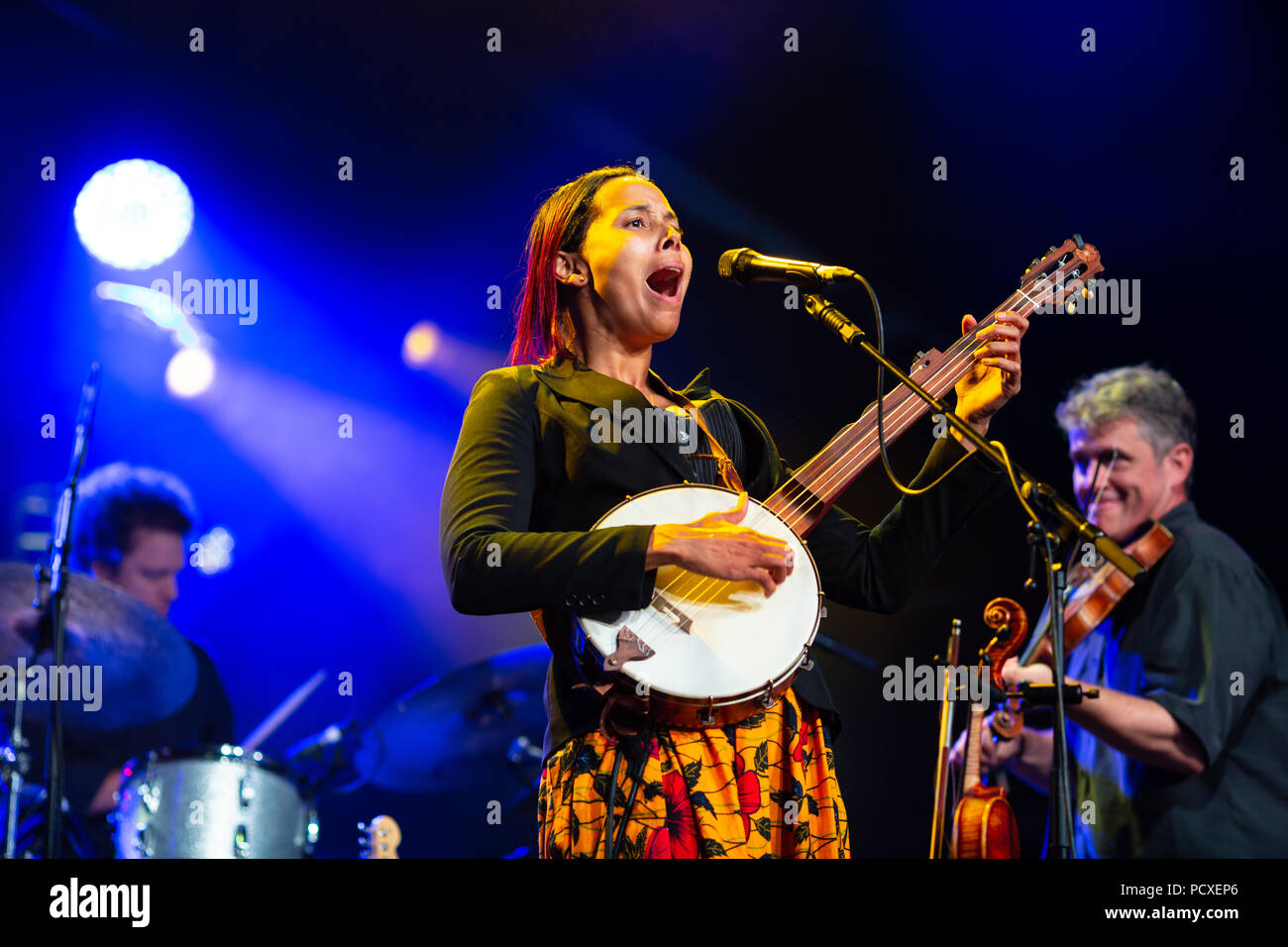 Cambridge, UK. 4th August, 2018. Rhiannon Giddens performs on Stage 1 at the Cambridge Folk Festival 2018. Richard Etteridge / Alamy Live News Stock Photo