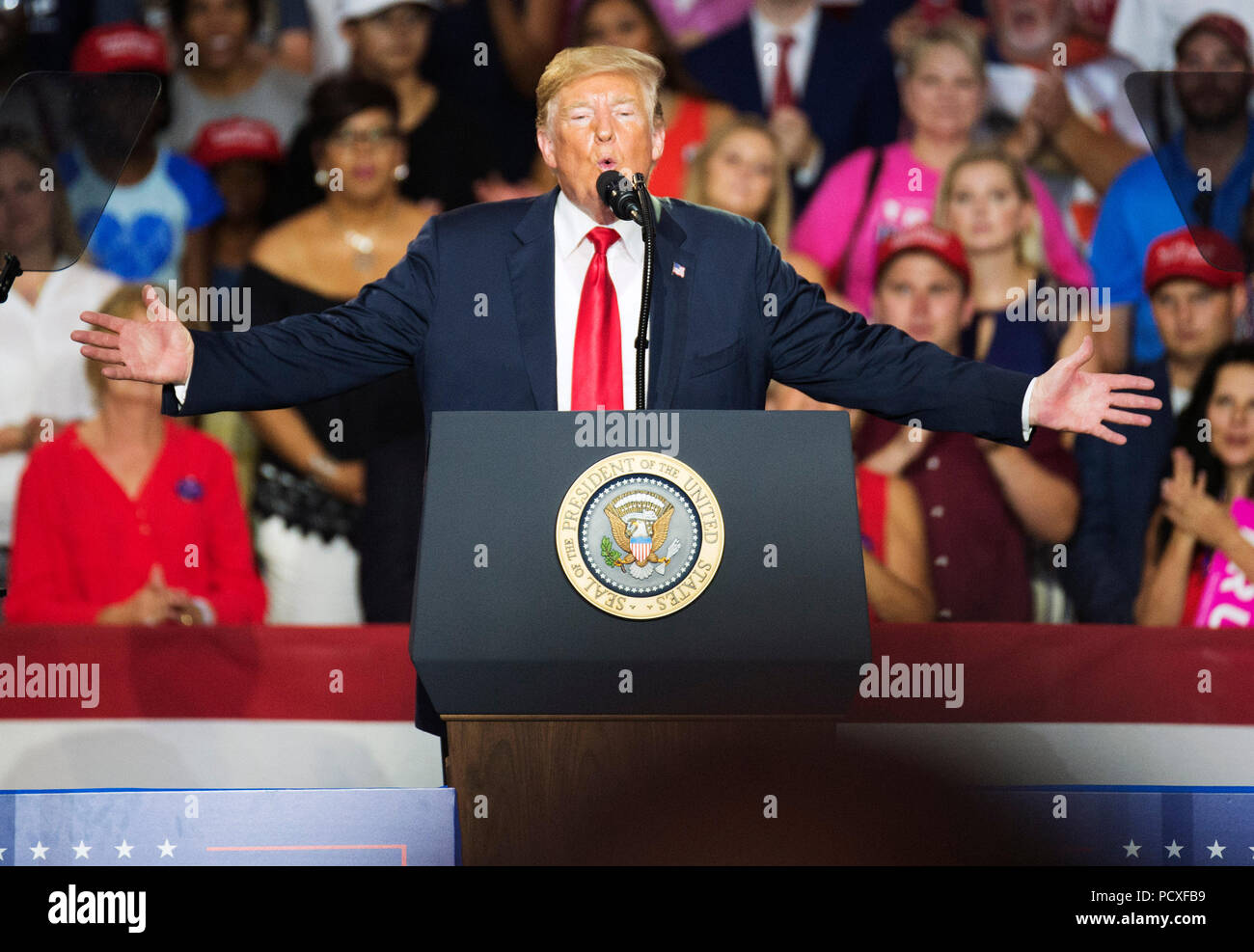 Ohio, USA. 4 August 2018. Donald Trump speaks to the crowd at the Make America Great Again Rally in Powell, Ohio USA. Brent Clark/Alamy Live News Stock Photo