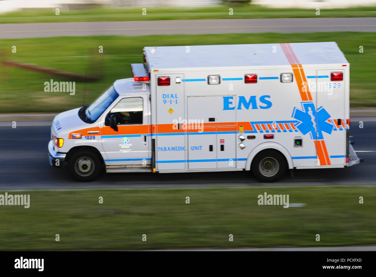 Christmas Craft Event Ontario Ambulance 2022 Bc Ambulance Service High Resolution Stock Photography And Images - Alamy