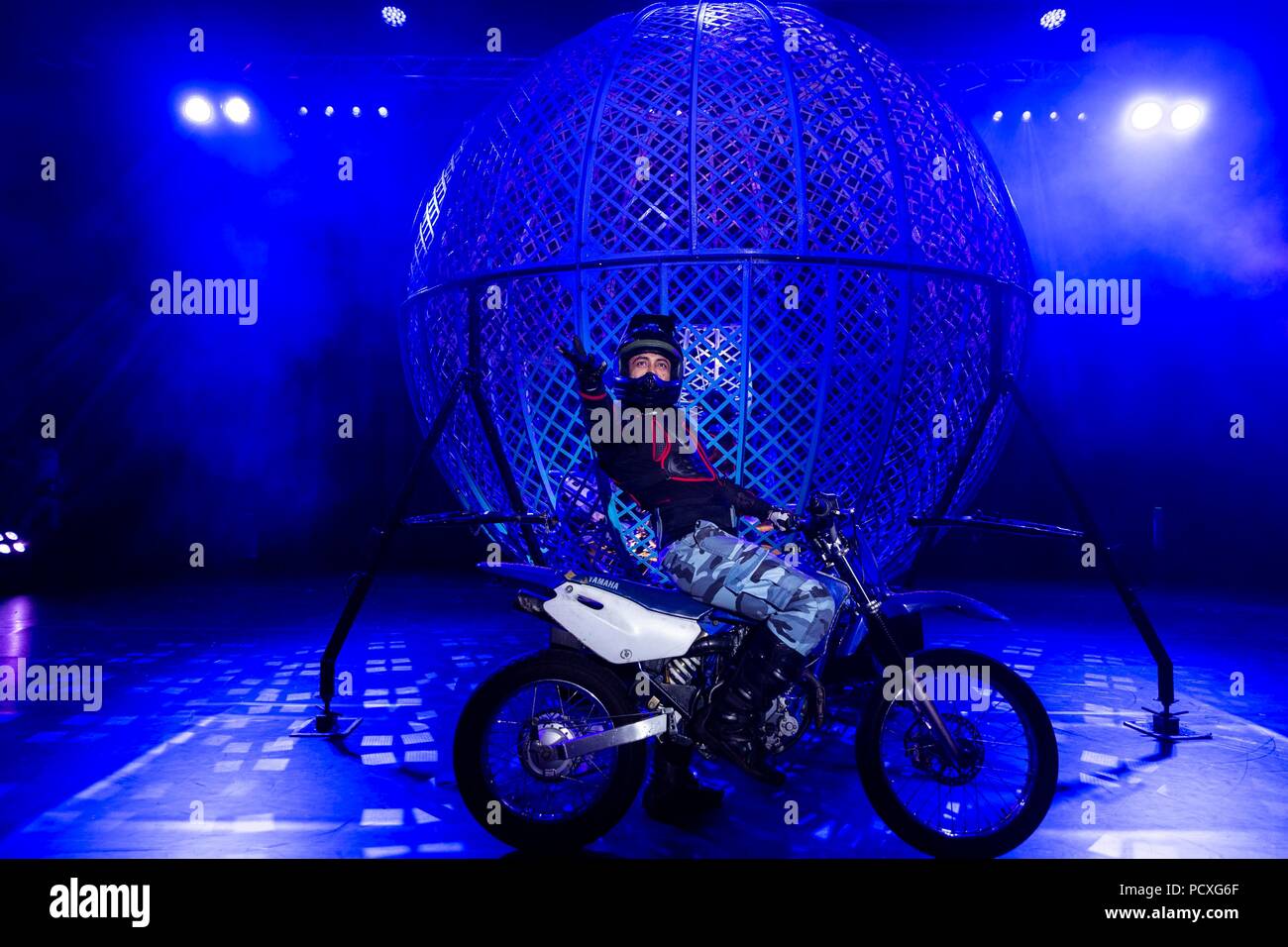 Edinburgh, UK. 4 August 2018. The Pleasance venue at the Edinburgh Fringe Festival holds its showcase of the coming festival with six acts playing at the venue. The event was hosted by comedian Kiri Pritchard McLean  Pictured: Extract from Cirque Berserk Credit: Rich Dyson/Alamy Live News Stock Photo
