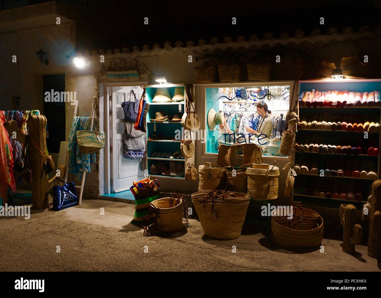 Shop night greece store hi-res stock photography and images - Alamy