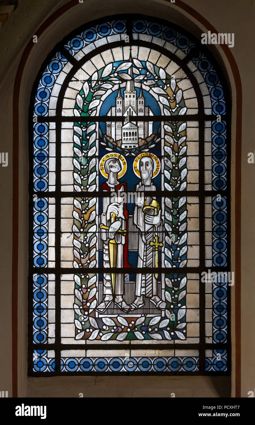 Fenster mit Darstellung der Stadtpatrone Cassius und Florentius Stock Photo