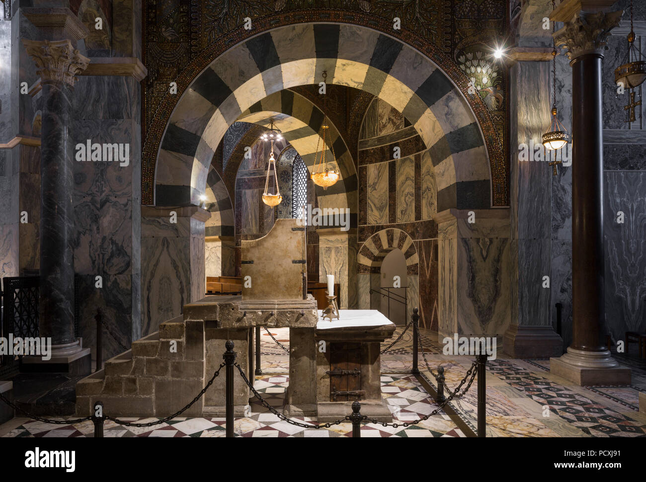 Aachen charlemagne throne hi-res stock photography and images - Alamy