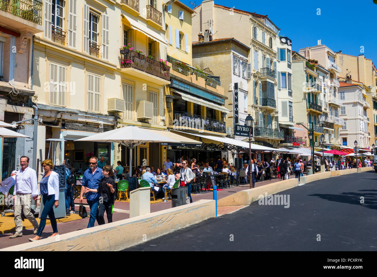 Cannes France a resort town on the French Riviera, is famed for its  international film festival. Its Boulevard de la Croisette, curving along  the coas Stock Photo - Alamy, image size:1300x956