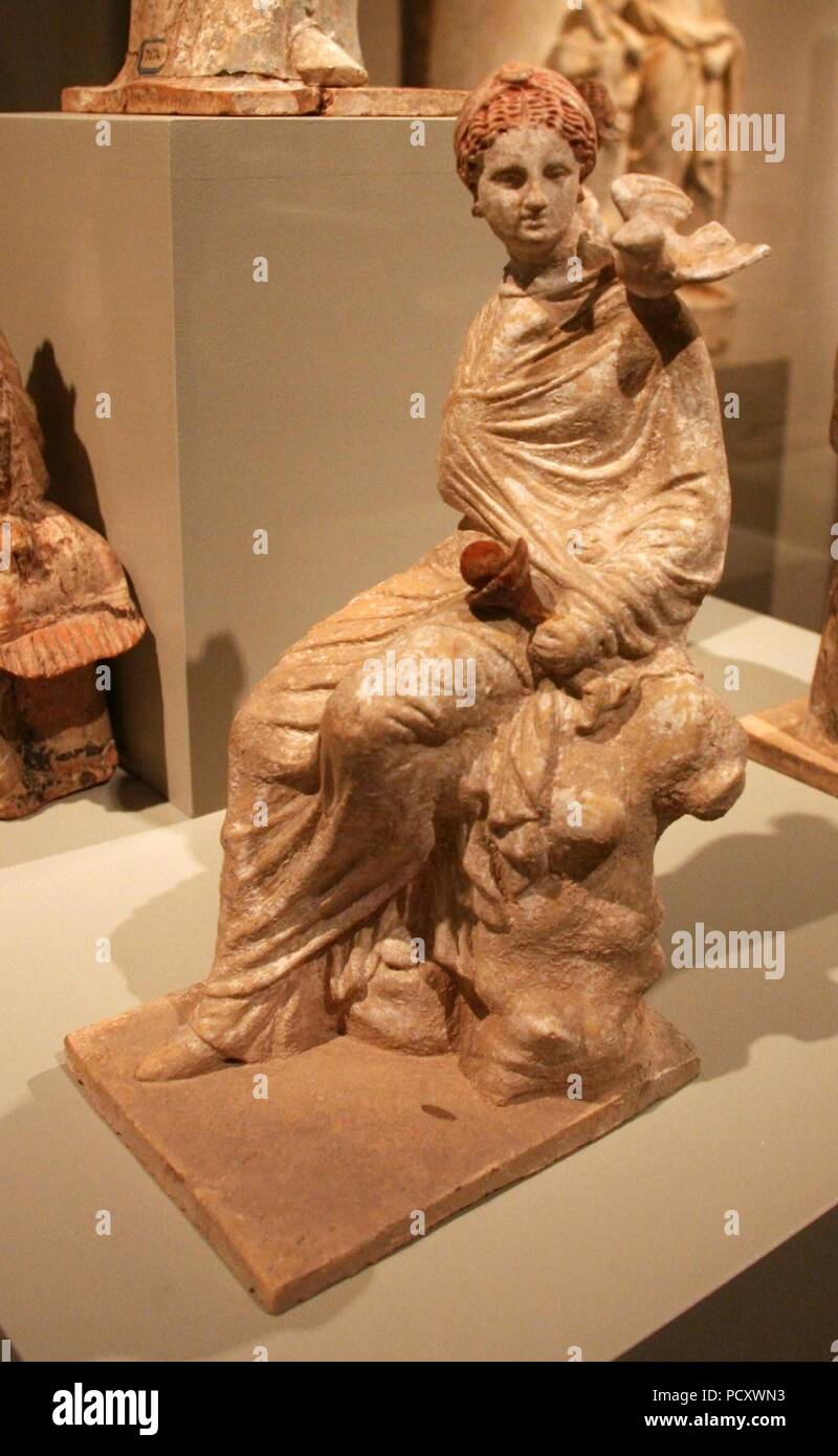 Tanagra hi-res stock photography and images - Alamy