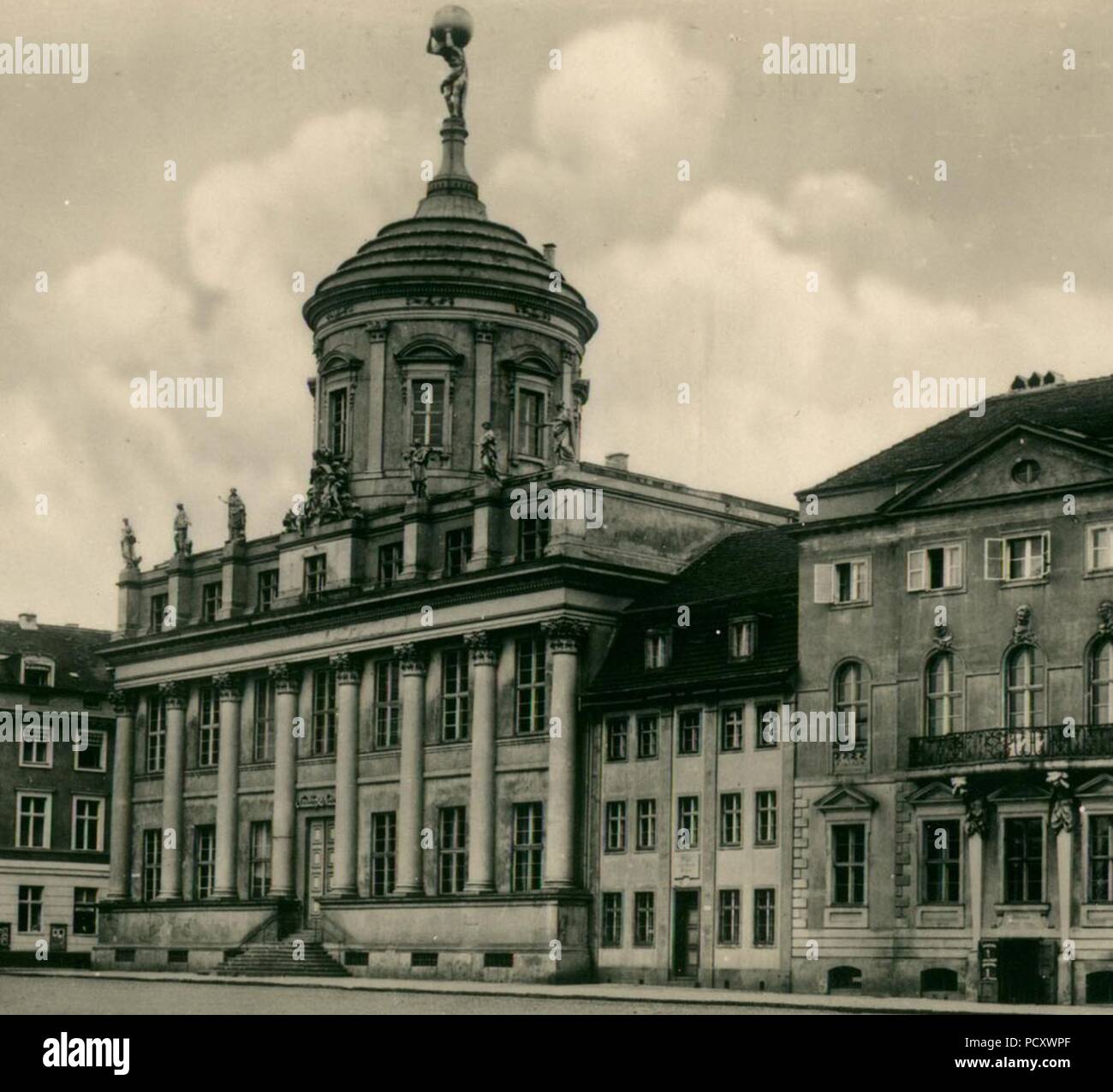 Altes RathausStadtsparkasse Potsdam 1930 Stock Photo Alamy