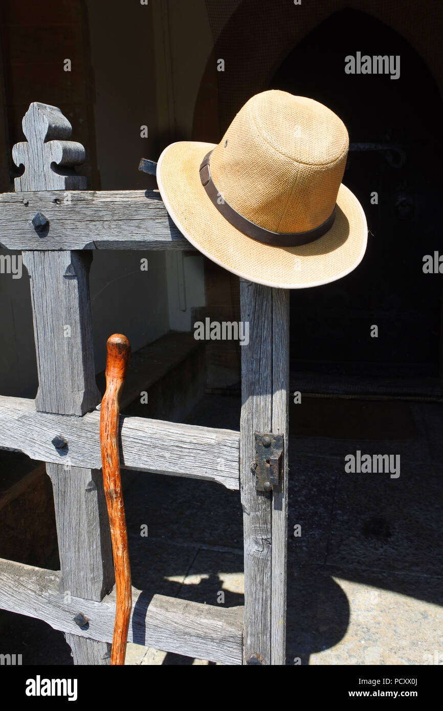 WALKING HAT IN CHECK PANAMA STRAW