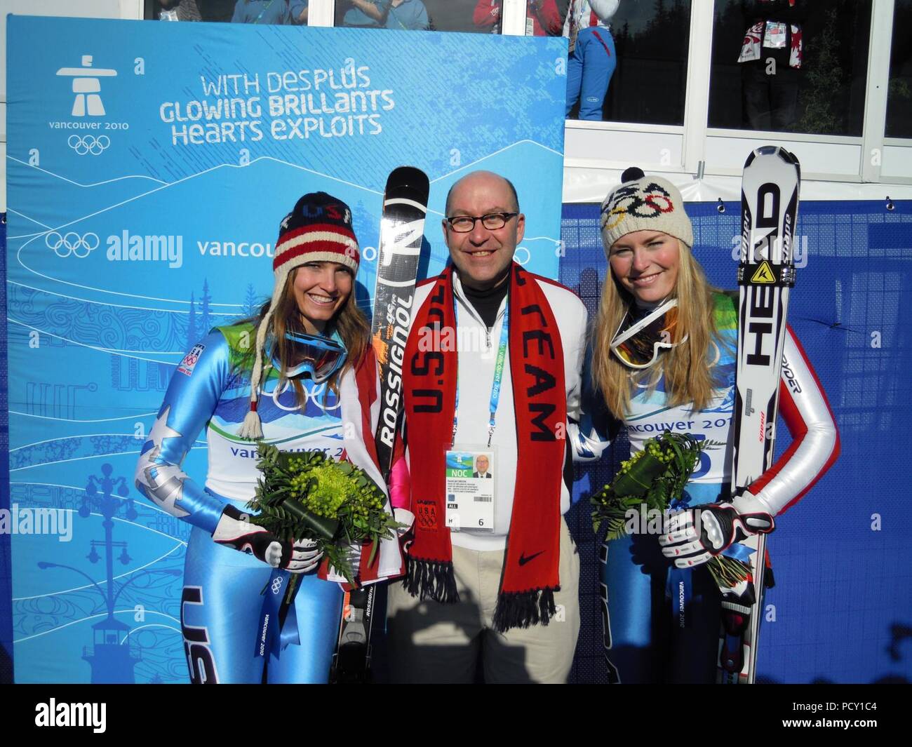 Ambassador Jacobson with US Women's alpine event gold medal winner Lindsey Vonn and silver medal winner Julia Mancuso Stock Photo