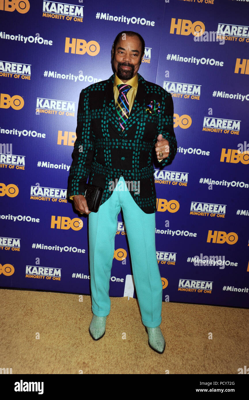 Walt frazier hi-res stock photography and images - Alamy