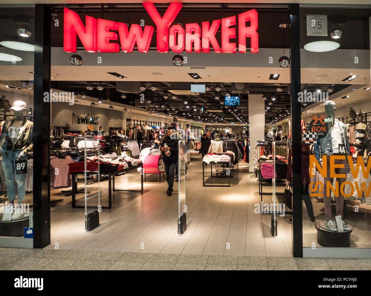Newyorker store hi-res stock photography and images - Alamy