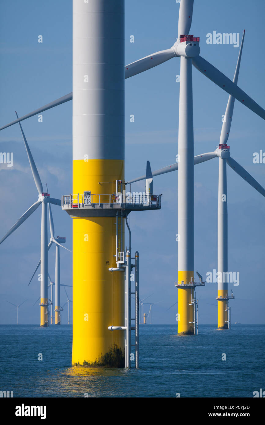 Siemens SWT-7.0-154 wind turbines on the Walney Extension (Walney 4) Offshore Wind Farmwind turbines on the Walney Extension (Walney 4) Offshore Wind Farm, Irish Sea, UK Stock Photo