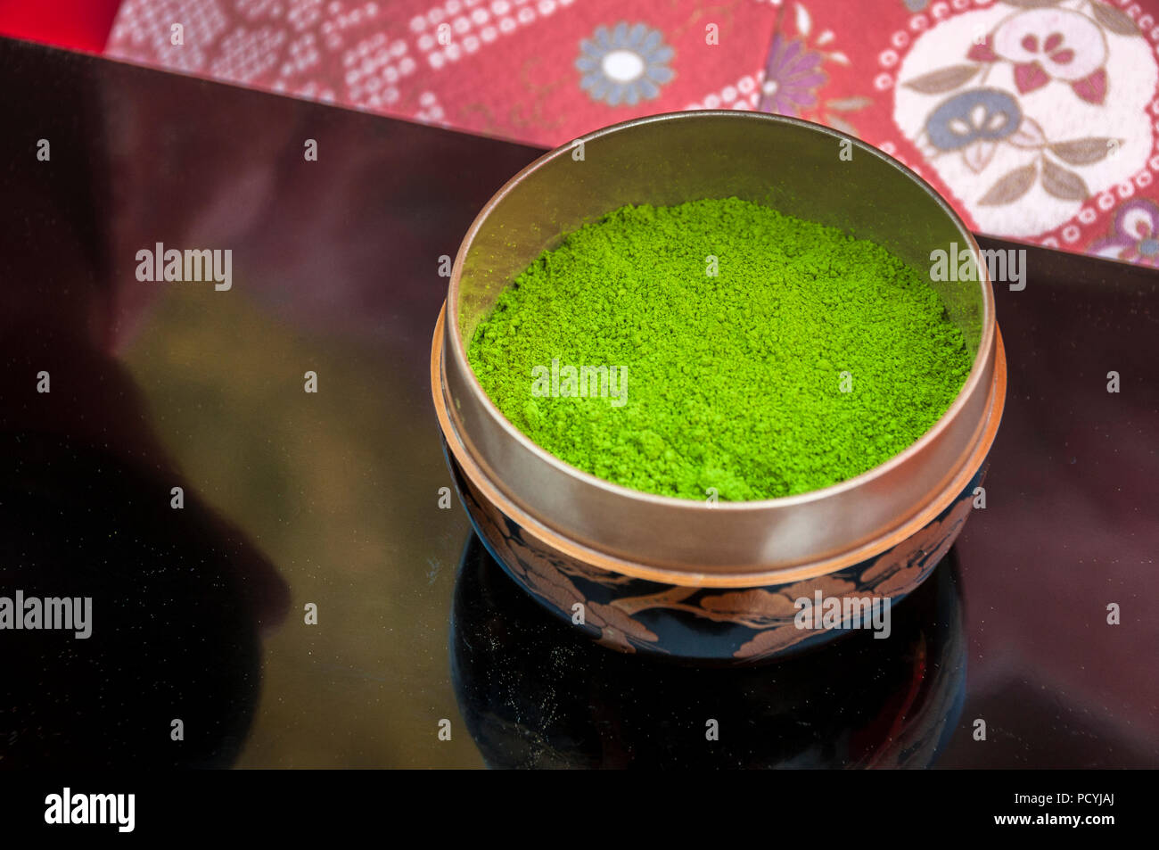 Traditional Japanese tea ceremony Stock Photo Alamy