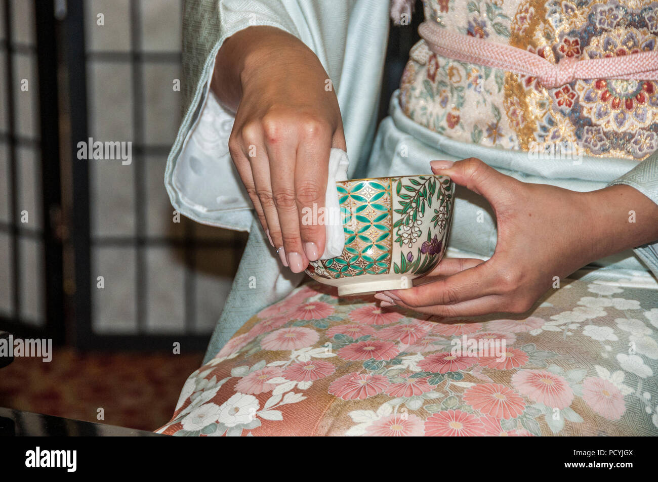 Traditional Japanese tea ceremony Stock Photo - Alamy