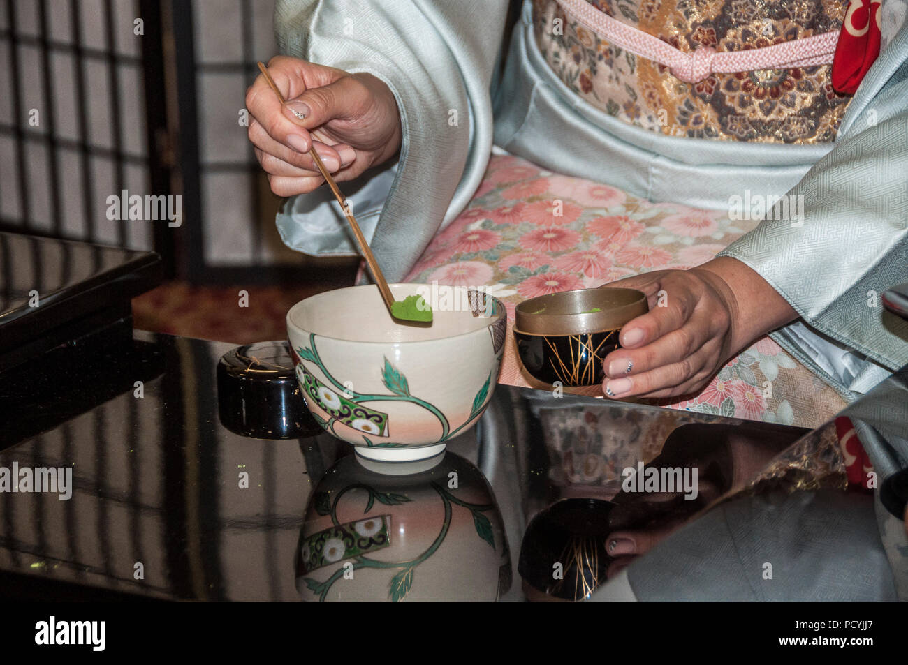 Traditional Japanese tea ceremony Stock Photo - Alamy