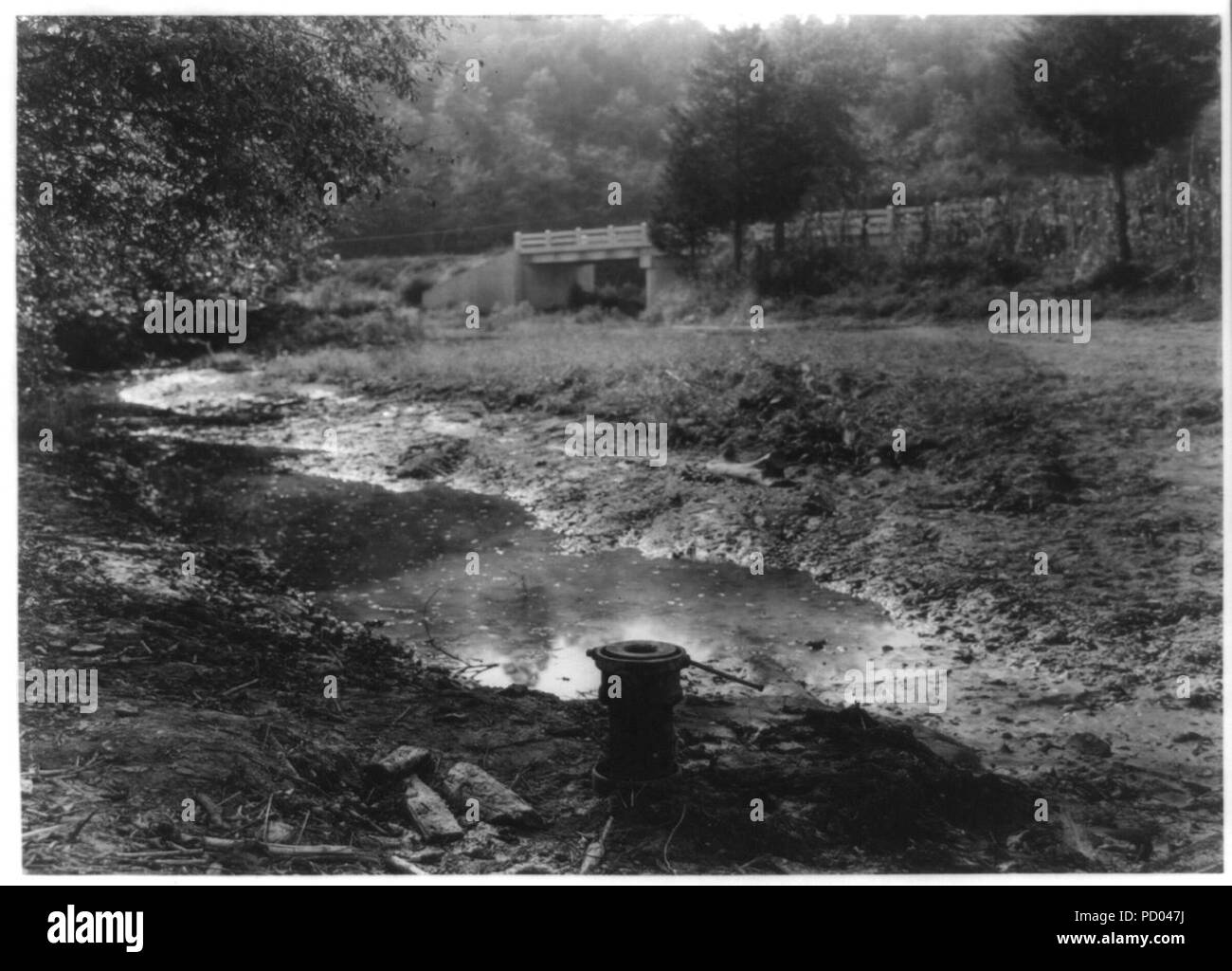 Old photo of oil well hi-res stock photography and images - Alamy