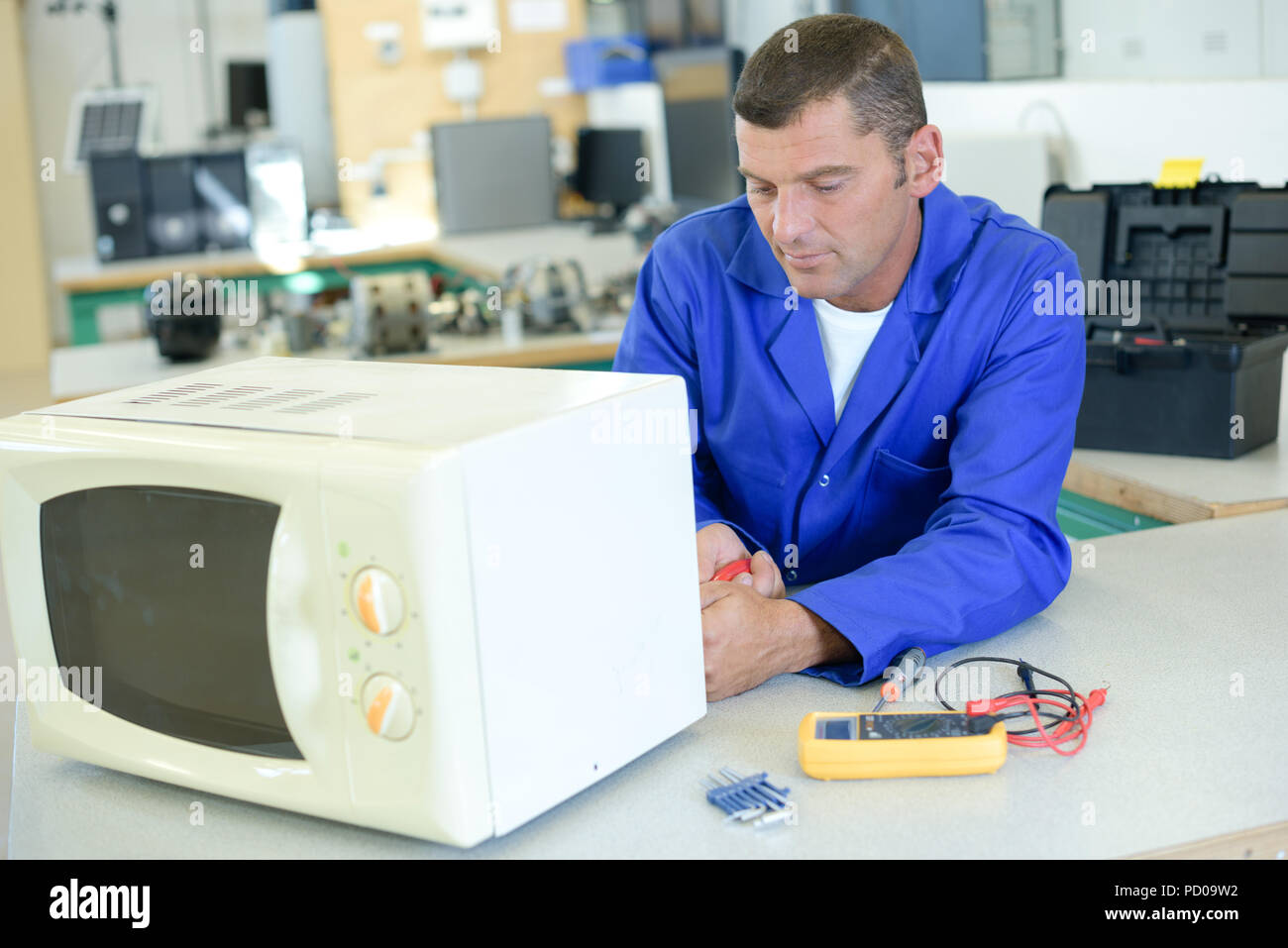 Appliance performance hires stock photography and images Alamy