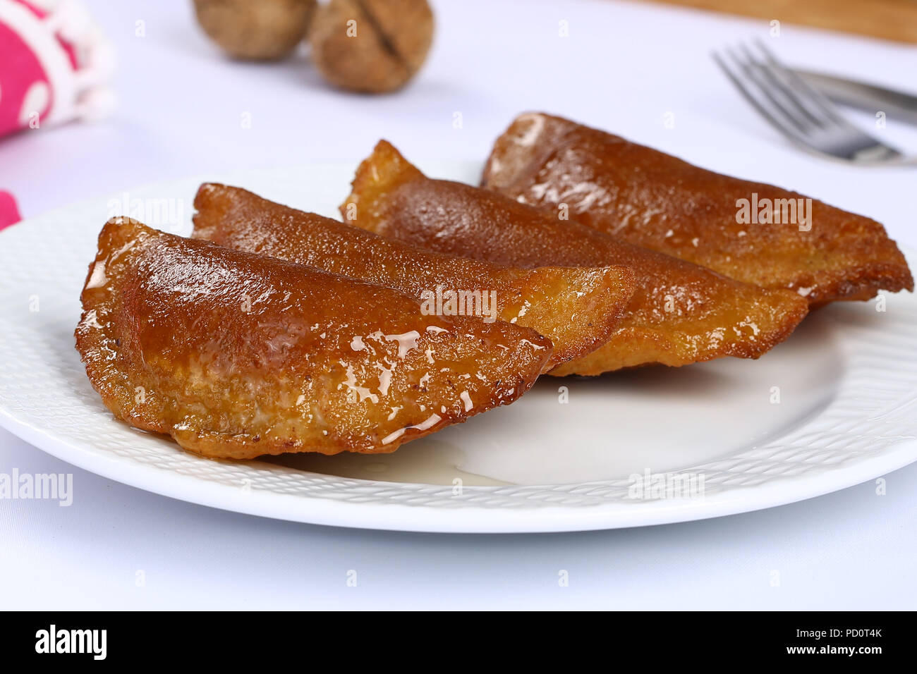 Turkish Dessert Amulet Shpae Baklava - Muska Baklava Stock Photo - Alamy