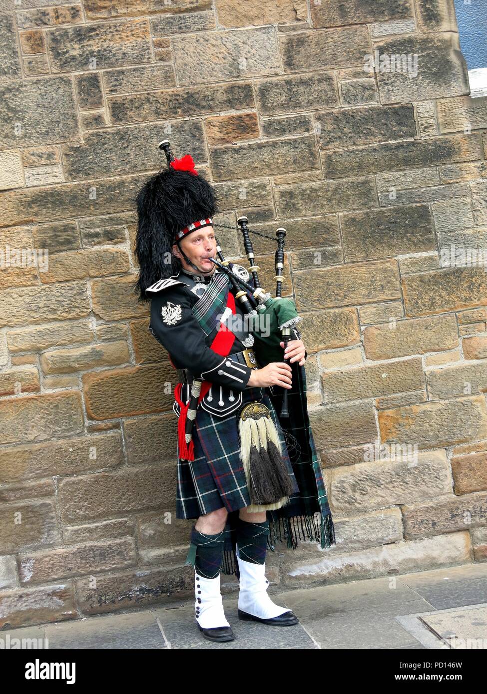 Bagpipe Uniform High Resolution Stock Photography and Images - Alamy