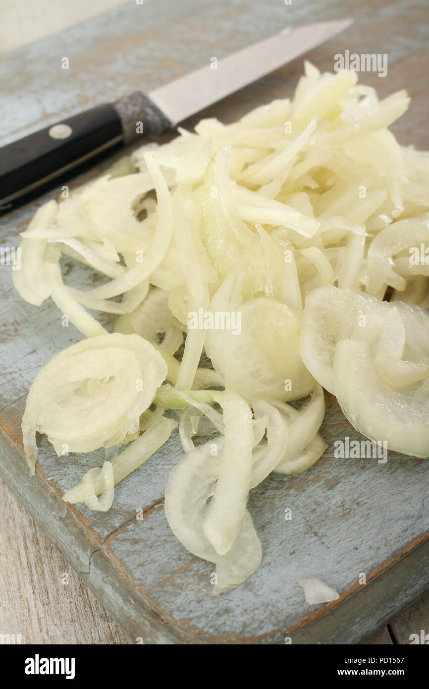 Peeled diced onions hi-res stock photography and images - Alamy
