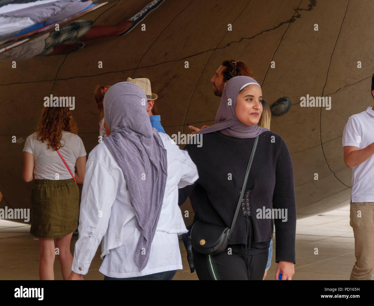 Hijab wearing muslim woman hi-res stock photography and images - Alamy