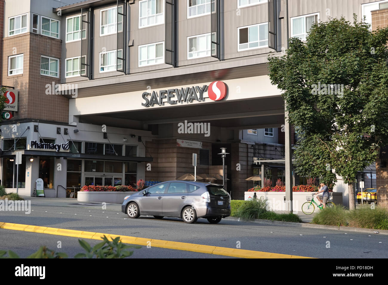Safeway supermarket hires stock photography and images Alamy
