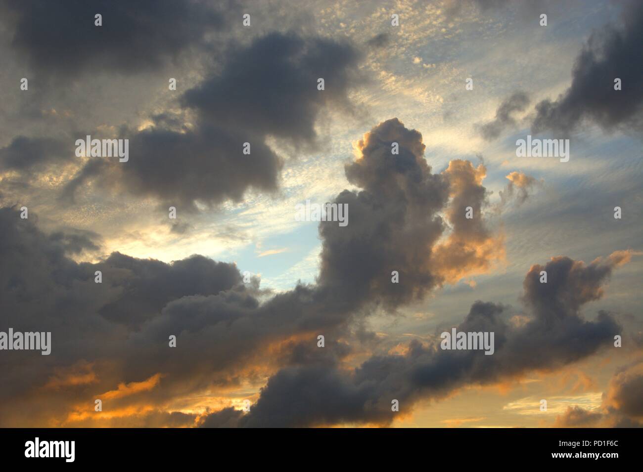 Schleswig, Deutschland. 04th Aug, 2018. A cloudy sky over Schleswig in northern Germany. After weeks of heat and drought, a few clouds provide some cooler weather in the north. | usage worldwide Credit: dpa/Alamy Live News Stock Photo