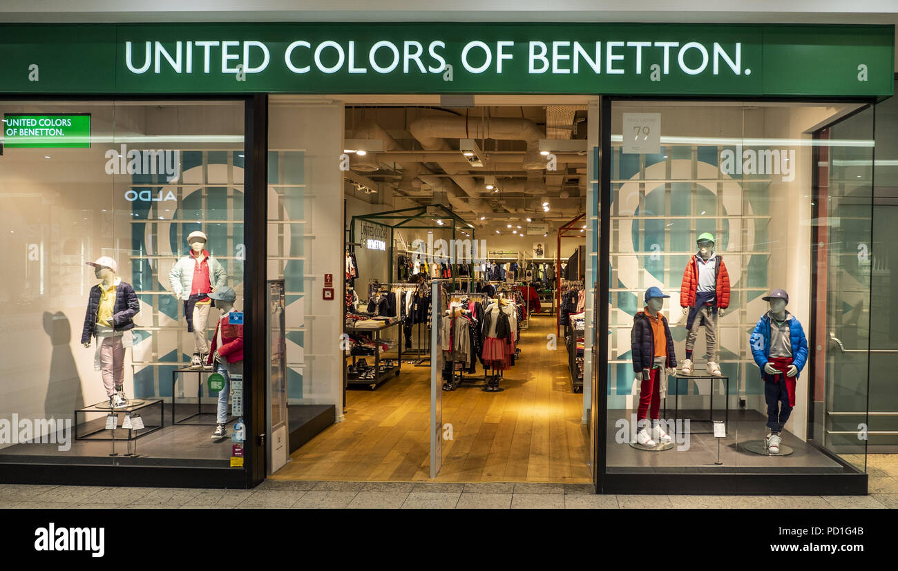 Krakow, Poland. 19th Mar, 2018. United Colors of Benetton store in Galeria  Krakowska. Credit: Igor Golovniov/SOPA Images/ZUMA Wire/Alamy Live News  Stock Photo - Alamy