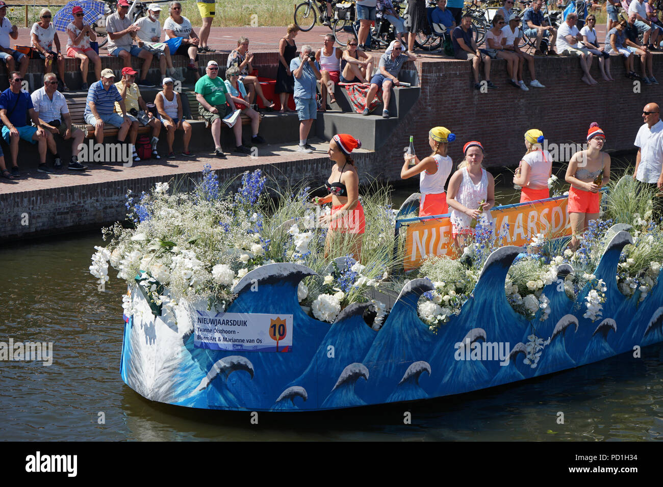 Netherlands,Delft-5 August 2018:Westland Boat Parade (Varend Corso),festive  spectacle,boats decorated with flowers and vegetables, colorful sailing  flower parade in the Westland region Credit: SkandaRamana/Alamy Live News  Stock Photo - Alamy